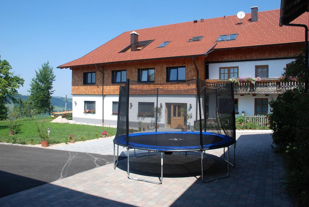Familienferienhof Stabauer Zell am Moos Ngoại thất bức ảnh